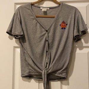 Size medium caution to the wind Syracuse black and white striped T-shirt.